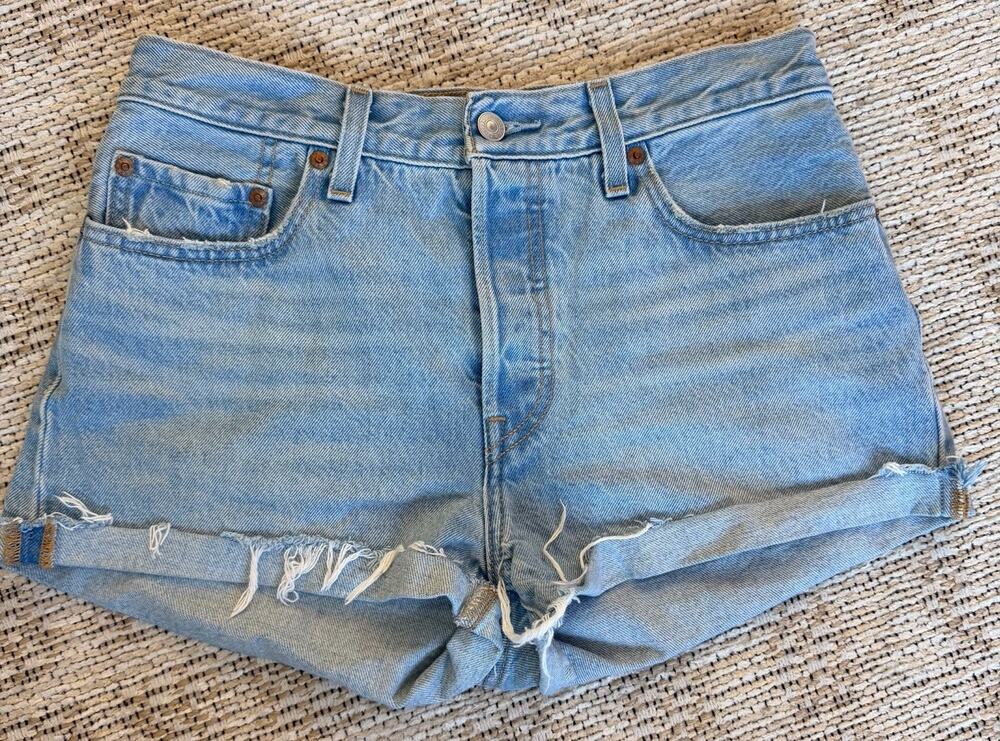 Levi's Premium 501 Cutoff Denim Shorts Light Wash High Rise Size 27 Y2K